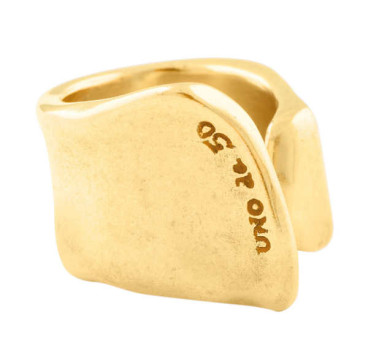 Wide open gold plated woman