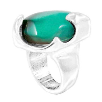 Versilberter Ring mit Tuerkisem Harzstein in Mitte von byg