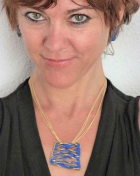 Blaue Halskette im Gaudi Stil 