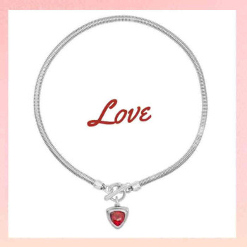 Halskette mit rotem Dreieck-Kristallanhänger