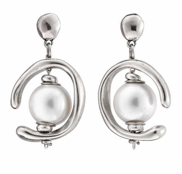 Kostbaar Stapel uitglijden Stunning white pearl earrings | UNOde50
