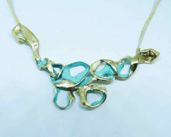 Collier incurvé en turquoise