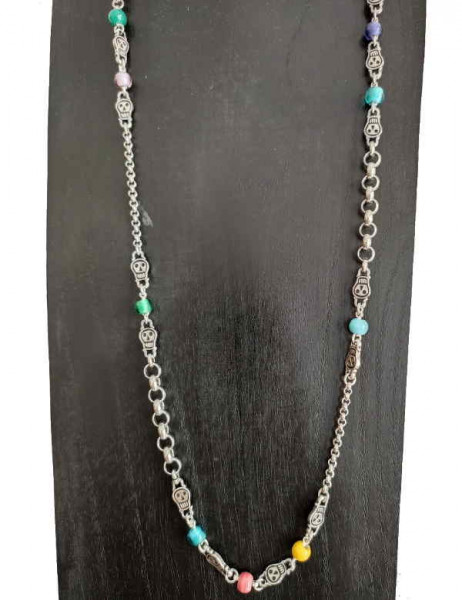 Collier à chaîne longue en perles crañe