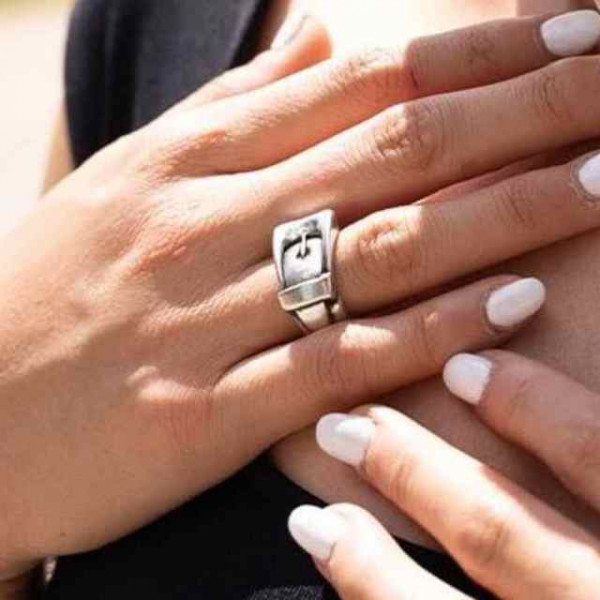 Anillo plata cierre de cinturón