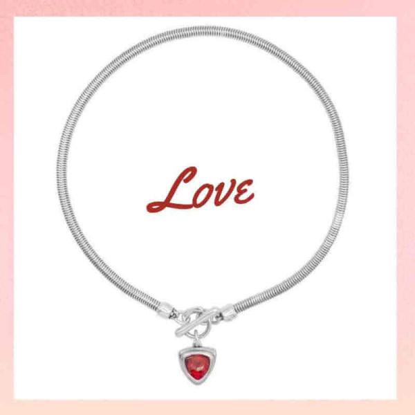 Halskette mit rotem Dreieck-Kristallanhänger