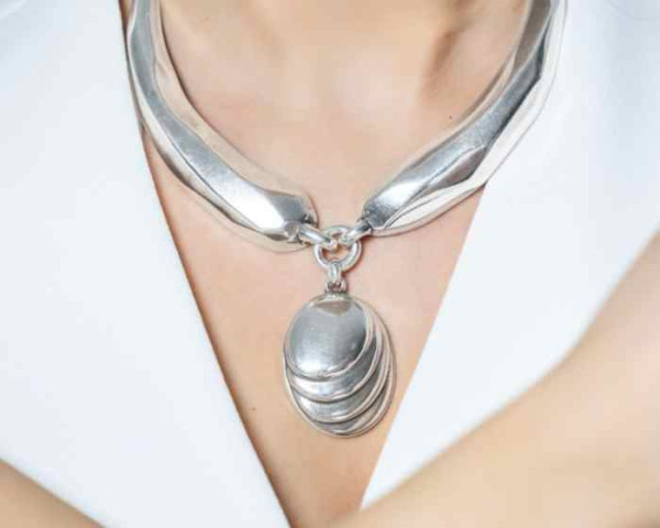 Collar colgante plata semirrígido