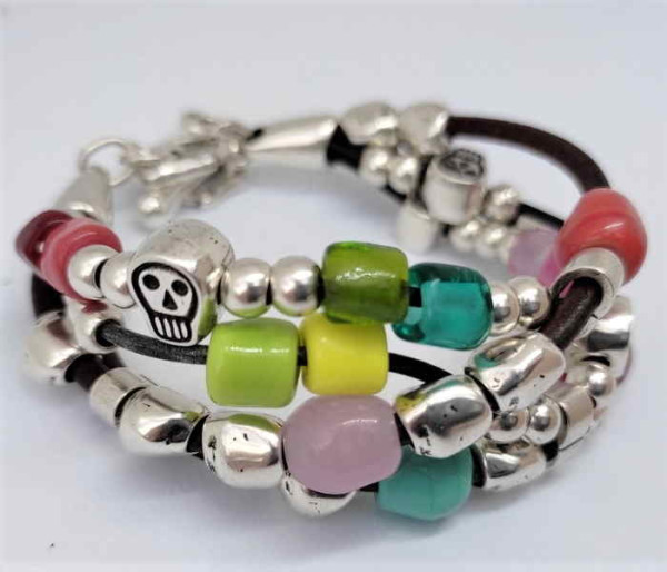 Bracelet perles couleur large plusieurs rangées