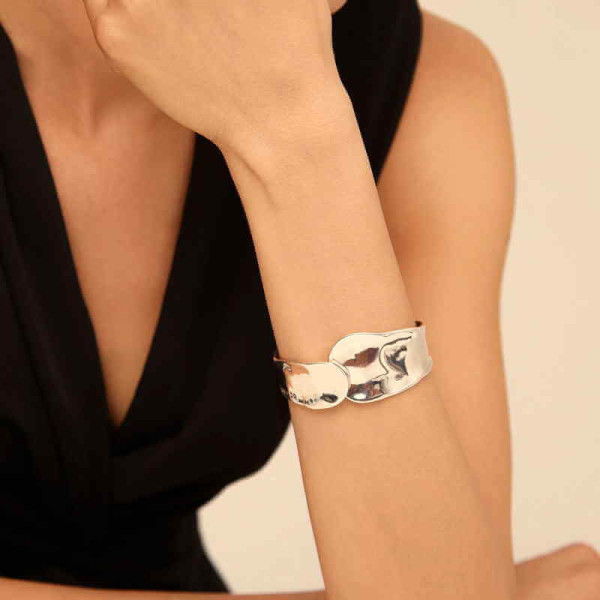 Breite Wellenform Armspange