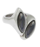 Gray ring two leaf crystals