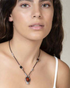 Collar cuero colgante coral
