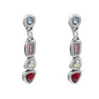Quatre boucles d'oreilles en cristal