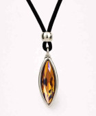 Collar cordón colgante ovalado rosa